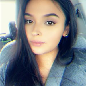 Meet your Posher, Maite